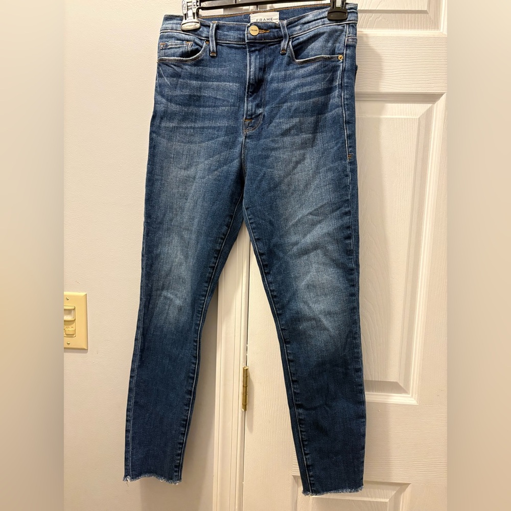 Frame Ali high rise cigarette jeans with frayed bottom